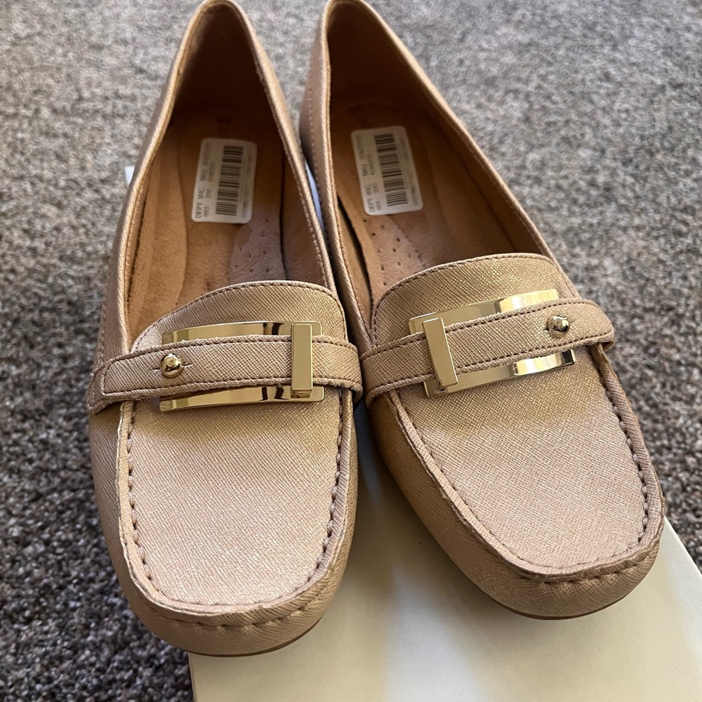 Naturalizer Metallic Beige Loafers with Gold Accents